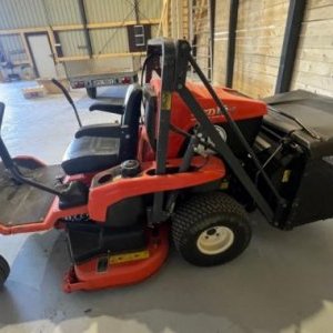 foto 555kg koszarka Kubota GZD15-II