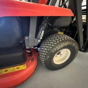 foto 555kg koszarka Kubota GZD15-II