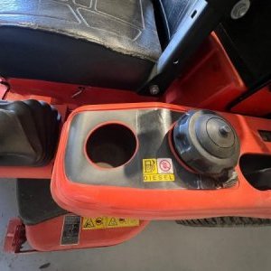 foto 555kg koszarka Kubota GZD15-II